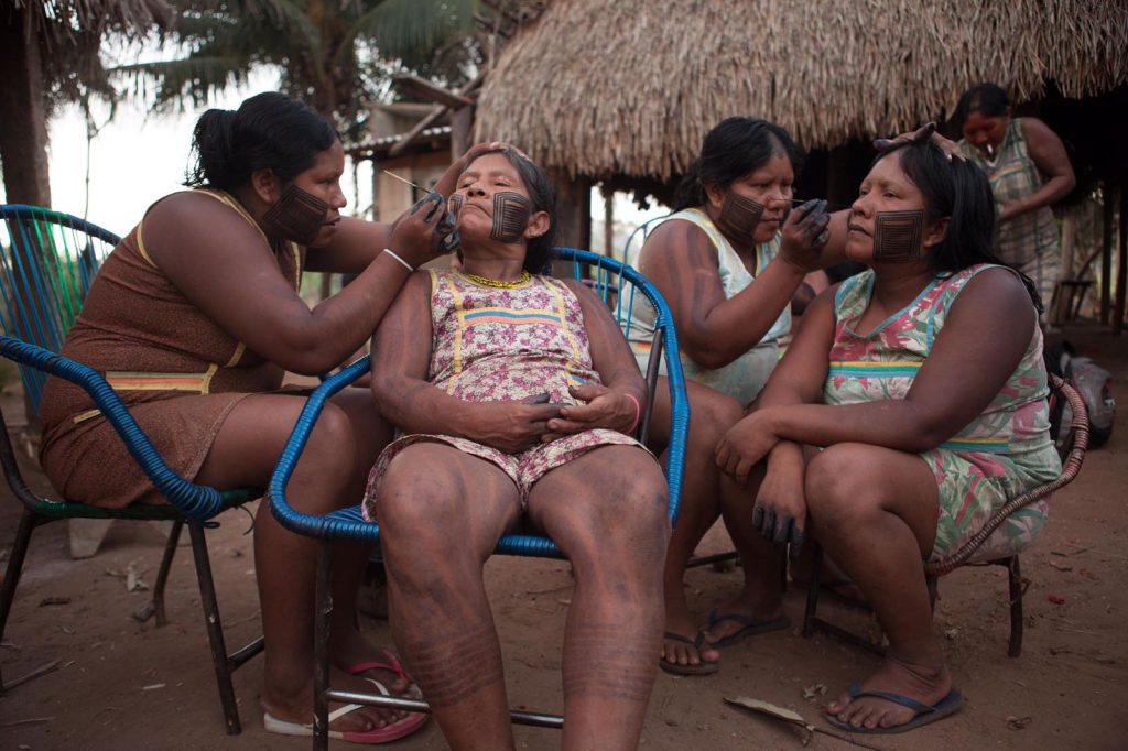 Indígenas da aldeia Mebêngôkre-Kayapó 