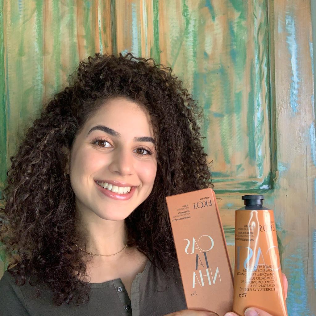 Jovens influencers se destacam no mercado de cosméticos