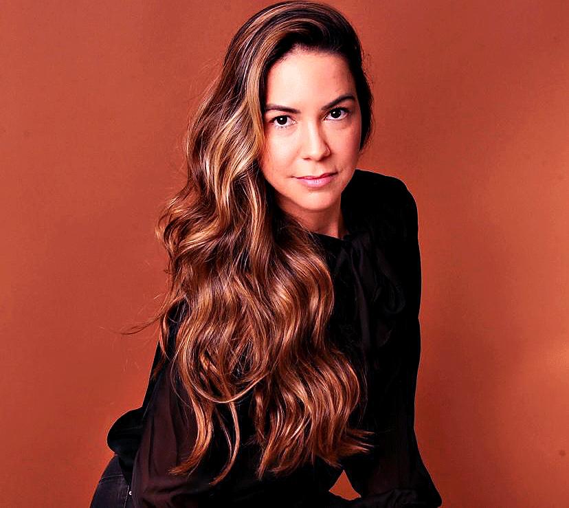 A palavra que define Camila Giestas, especialista em gestão de negócios de moda, é CORAGEM! A palavra que define Camila Giestas, especialista em gestão de negócios de moda, é CORAGEM!