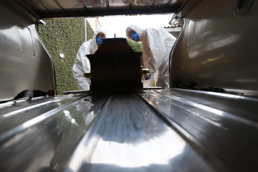 Pesquisa aponta recorde de mortes e menor número de nascimentos desde 2003 no Paraná Pesquisa aponta recorde de mortes e menor número de nascimentos desde 2003, no Paraná