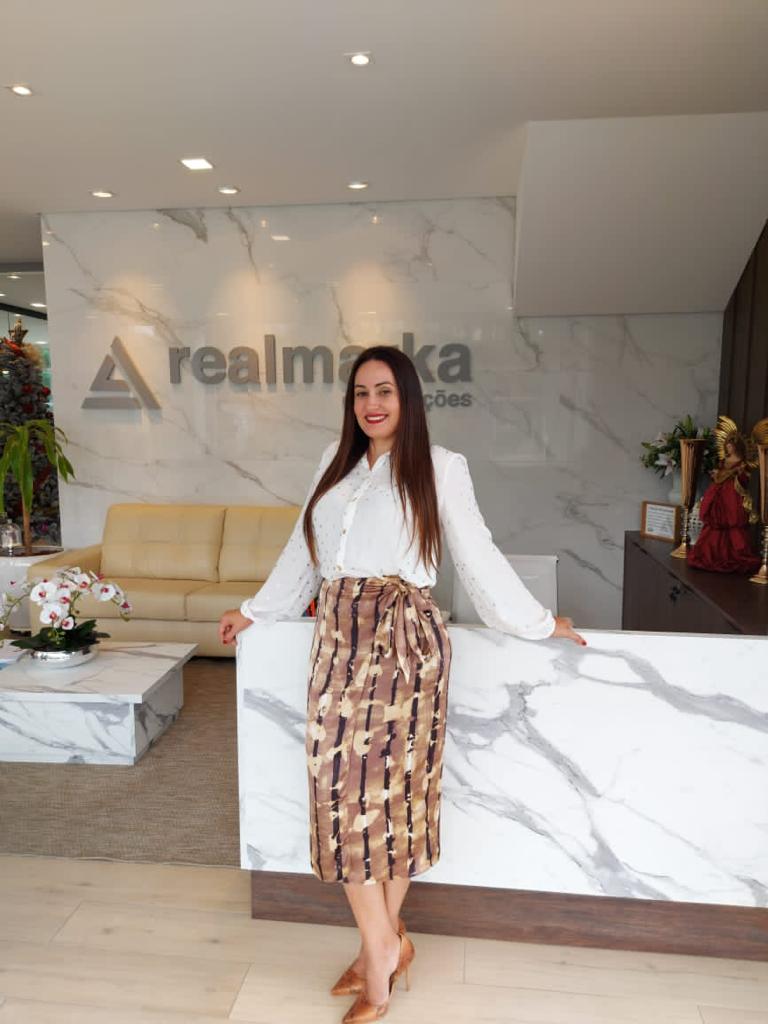 Kalliany Real: uma líder visionária no mercado imobiliário