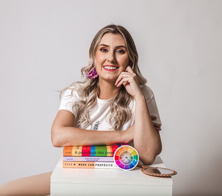 Érica Valiati ajuda outras mulheres a se vestirem com mais estilo e autoestima