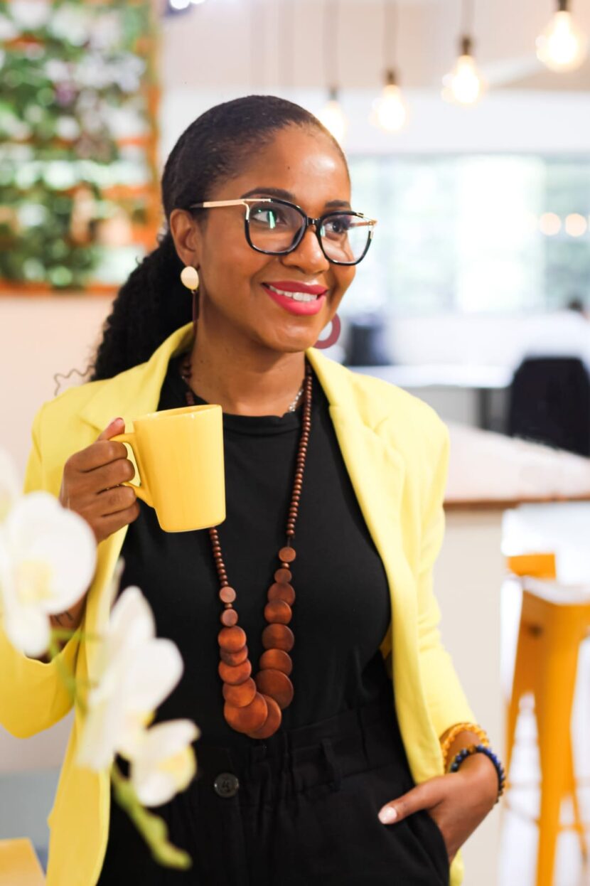 Beatriz Andrade é psicóloga e mulher negra que conquistou seus sonhos acreditando em si acima de tudo